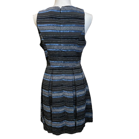 NWT Forever 21 Striped Structured Midi Dress. Size M - Picture 3 of 10